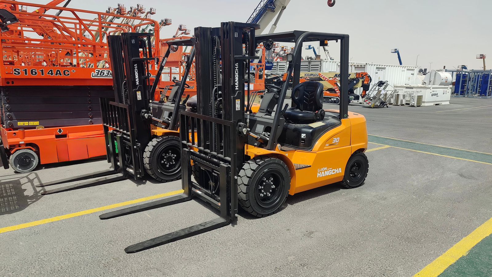Heavy equipment rental Eastern Region Saudi Arabia — Aramco and TUV certified fleet